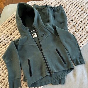 Nike Forest Green Tracksuit